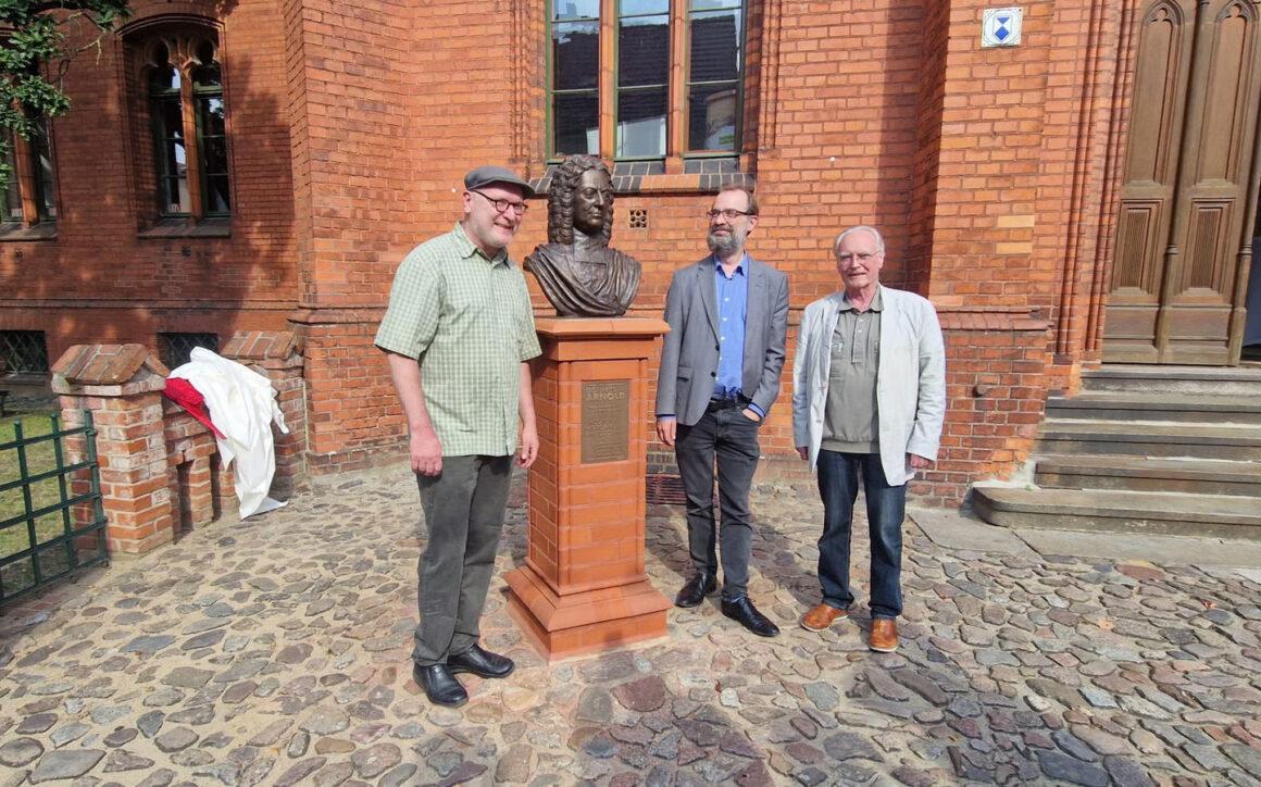 Gottfried-Arnold-Büste eingeweiht